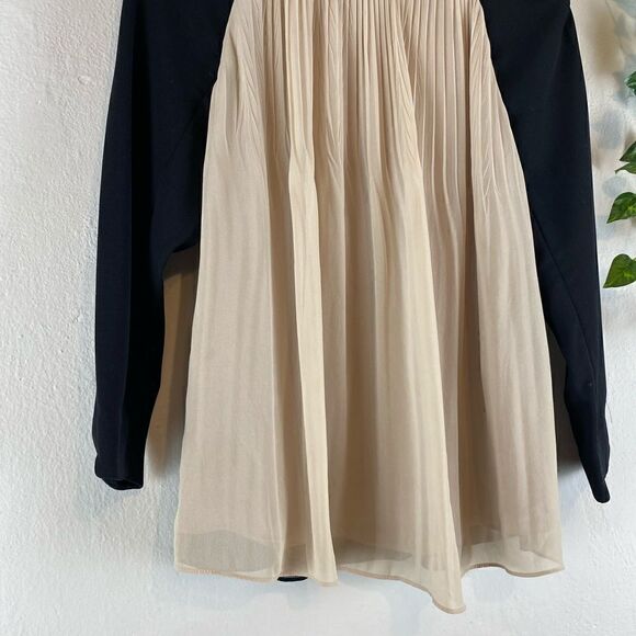 O'2ND | Pleated Blouse N425 - Picture 4 of 6